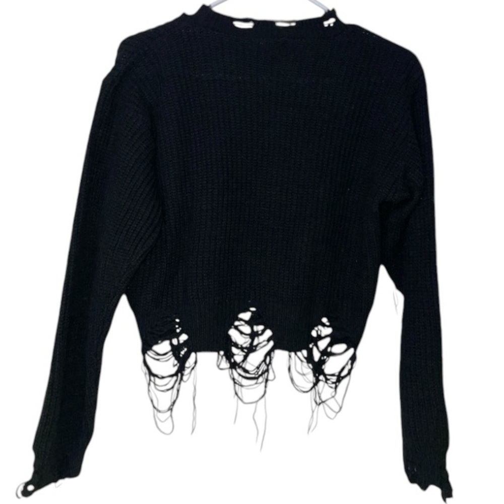 PrettyLittleThing Black Distressed Knitted Sweater🖤 Trendy & Perfect for Fall🖤